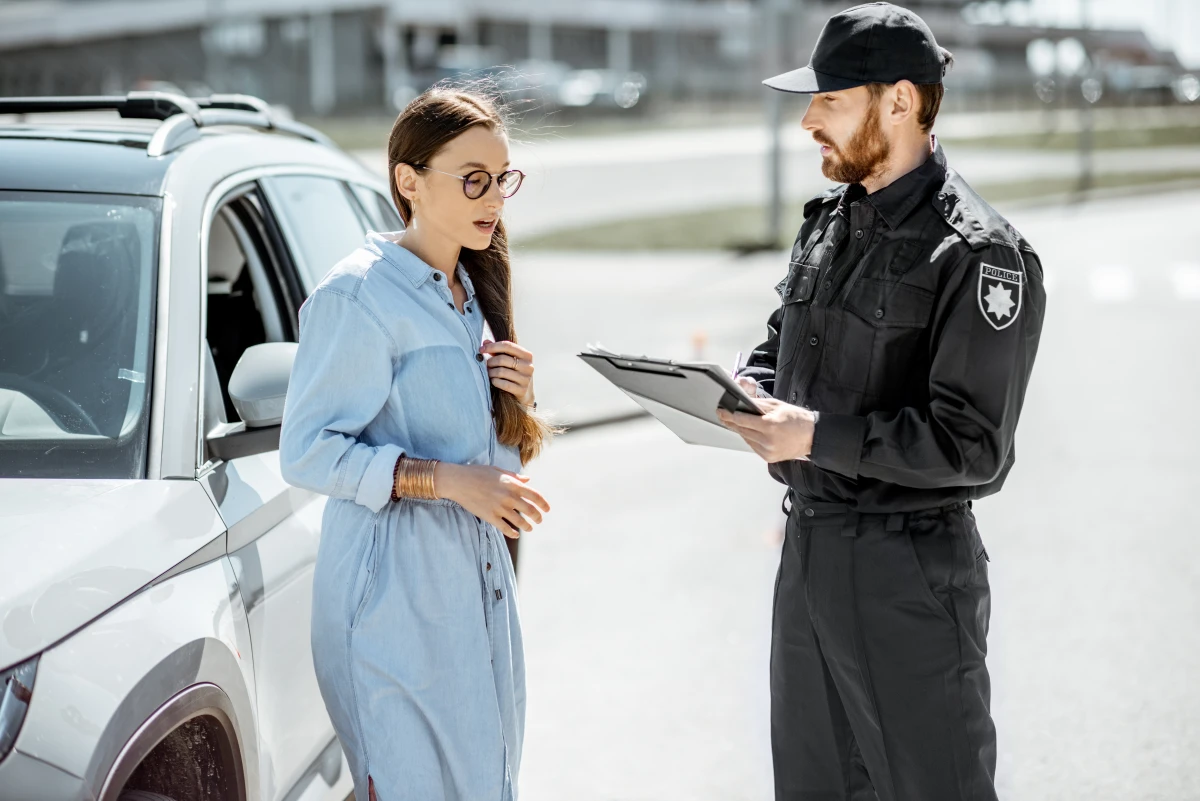 Infractions routières et conduite sans permis : Conséquences juridiques et sanctions encourues
