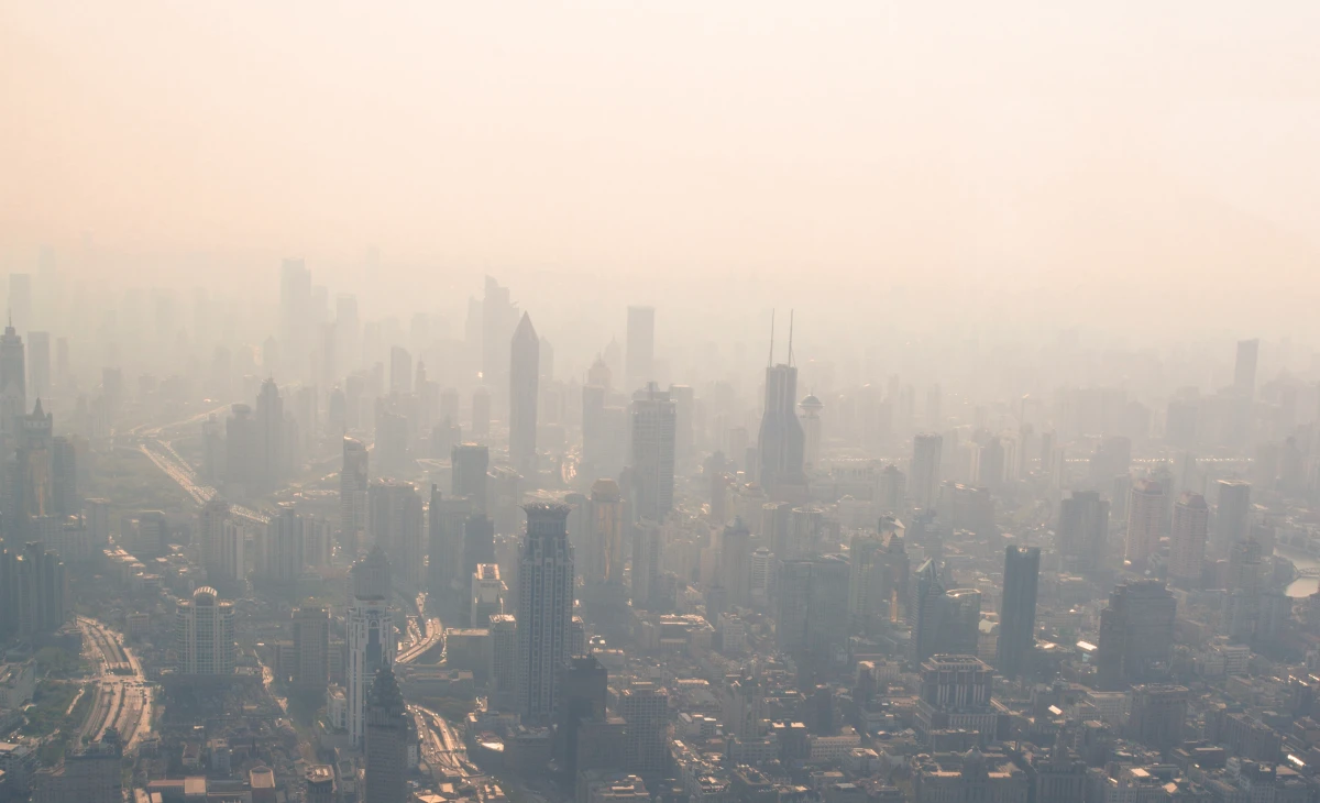 Rigueur et responsabilité : les sanctions pour non-respect des normes anti-pollution dans l'industrie chimique
