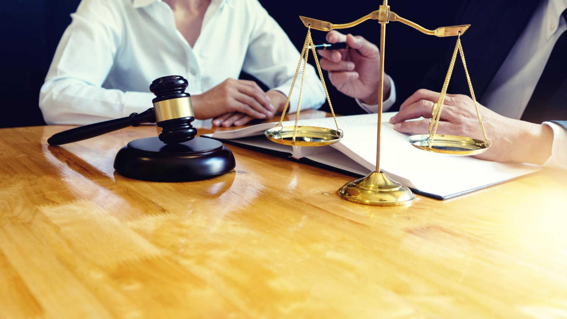 Pourquoi faire appel à un avocat lors d'une vente aux enchères immobilières à Chamonix ?
